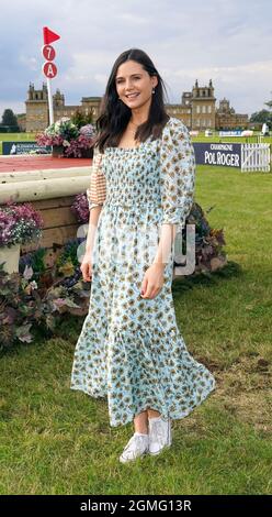 Oxford, Großbritannien, 18. September 2021, Radio-Moderatorin und Model Lilah Parsons bei den Internationalen Pferdekämpfen des Blenheim Palace, die vom Jockey Club auf dem Gelände des Blenheim Palace, im Dorf Woodstock in der Nähe von Oxford, Großbritannien, vom 16. Bis 19. September 2021 abgehalten wurden. Quelle: Peter Nixon/Alamy Live News Stockfoto