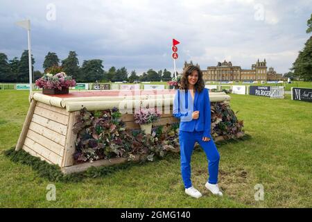 Oxford, Großbritannien, 18. September 2021, Schauspielerin Sabrina Bartlett bei den Internationalen Pferdekämpfen des Blenheim Palace, die Ihnen vom Jockey Club auf dem Gelände des Blenheim Palace, im Dorf Woodstock in der Nähe von Oxford, Großbritannien, vom 16. Bis 19. September 2021, angeboten wurden.Quelle: Peter Nixon/Alamy Live News Stockfoto