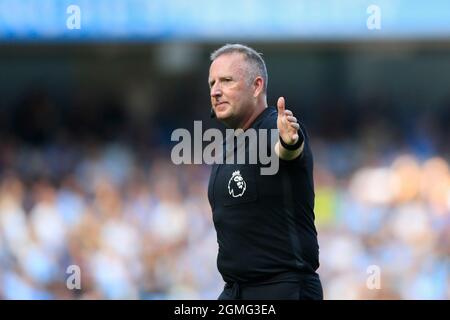 Manchester, Großbritannien. September 2021. Jonathan Moss der Schiedsrichter in Manchester, Vereinigtes Königreich am 9/18/2021. (Foto von Conor Molloy/News Images/Sipa USA) Quelle: SIPA USA/Alamy Live News Stockfoto