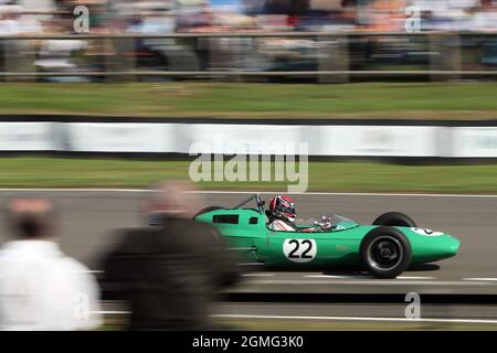 Goodwood, West Sussex, Großbritannien. September 2021. Stephen Jobstl fährt einen Lotus-Climax 24 1962 beim Glover Trophy-Rennen beim Goodwood Revival in Goodwood, West Sussex, Großbritannien. © Malcolm Greig/Alamy Live News Stockfoto