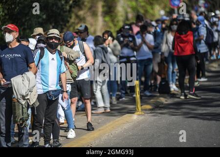 Argentinische Tennisfans, die an einem Davis-Cup-Spiel in Buenos Aires teilnehmen Stockfoto