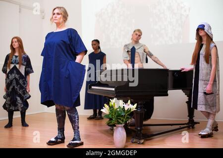 London, Großbritannien. September 2021. Die Präsentation der IA London London Frühjahr/Sommer 2022 Fashion Week in der October Gallery in Bloomsbury. Bilddatum: Samstag, 18. September 2021. Bildnachweis sollte lauten Kredit: Katie Collins/Alamy Live News Stockfoto