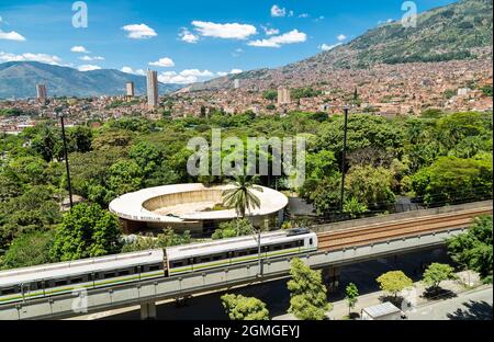 Medellin, Antioquia. Kolumbien - 17. September 2021 - der Botanische Garten von Medellín Joaquín Antonio Uribe ist ein botanischer Garten von etwa 13.2 Hektar Stockfoto