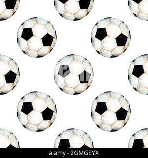 Aquarell-Illustration eines Fußballmusters. Sportsymbol. Nahtlos wiederholter Druck der WM. Isoliert auf weißem Hintergrund. Gezeichnet von h Stockfoto