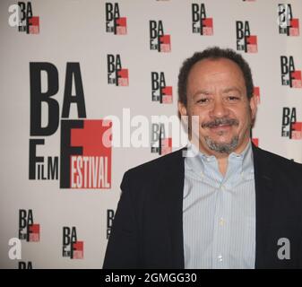 Busto Arsizio, Italien. September 2021. Busto Arsizio, Italien BAFF 2021 Steve della Casa interviewt den Schauspieler Massimo Ghini Dino Ceccuzzi Platinum Award für filmische Exzellenz. Alessandro Rossellini, Neffe des berühmten Regisseurs, wird die Vorführung des Dokufilms die Rossellinis vorstellen - Eine Familie, die alles ein Film ist, den er 2020 gedreht hat. Auf dem Foto: Alessandro Rossellini Kredit: Unabhängige Fotoagentur/Alamy Live News Stockfoto