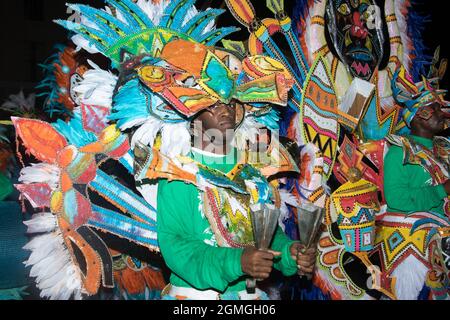 Junkanoo-Feier in den Straßen der Bahamas Stockfoto