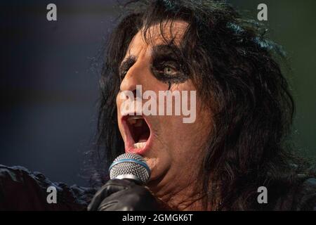 17. September 2021, Atlantic City, New Jersey, USA: Nach fast 19 Monaten Off-Stage startet Rock and Roll-Legende ALICE COOPER, 73, seine Herbst-2021-Tour im Ocean Casino Resort in Atlantic City, New Jersey. (Bild: © Jim z. Rider/ZUMA Press Wire) Stockfoto