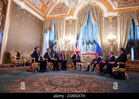 Präsident Barack Obama trifft sich mit dem russischen Präsidenten Medwedew im Kreml, Moskau, Russland, 6. Juli 2009. Offizielles weißes Haus Foto von Pete Souza Stockfoto