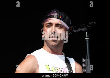 Las Vegas, Usa. September 2021. Alex Gaskarth von All Time Low auf der Bühne während des iHeartRadio Music Festivals Tageskonzerte im Area15 in Las Vegas, Nevada am Samstag, 18. September 2021. Foto von James Atoa/UPI Credit: UPI/Alamy Live News Stockfoto