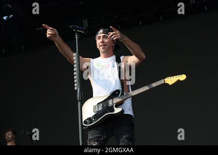 Las Vegas, Usa. September 2021. Sänger Alex Gaskarth von All Time Low tritt am Samstag, den 18. September 2021, auf der Bühne während des iHeartRadio Music Festival Daytime Concerts im Area15 in Las Vegas, Nevada, auf. Foto von James Atoa/UPI Credit: UPI/Alamy Live News Stockfoto