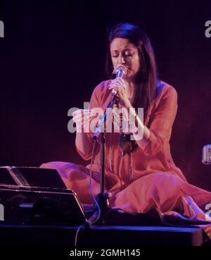 Kalkutta, Indien. September 2021. Frau Sonam Kalra, Musikerin/Sängerin/Songwriterin und Schöpferin beim Sufi Gospel Project aus Neu Delhi, in Kalkata, um das 200. Jahr der Unabhängigkeit von Costa Rica zu feiern. (Foto: Anubrata Mondal/Pacific Press) Quelle: Pacific Press Media Production Corp./Alamy Live News Stockfoto