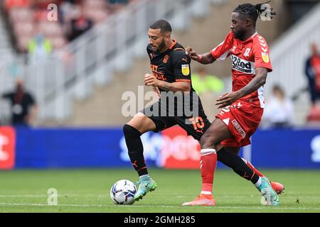 Middlesbrough, Großbritannien. September 2021. Keshi Anderson #10 von Blackpool bricht mit dem Ball in Middlesbrough, Vereinigtes Königreich am 9/18/2021. (Foto von Mark Cosgrove/News Images/Sipa USA) Quelle: SIPA USA/Alamy Live News Stockfoto