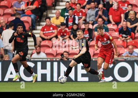 Middlesbrough, Großbritannien. September 2021. Shayne Lavery #19 von Blackpool bricht mit dem Ball in Middlesbrough, Vereinigtes Königreich am 9/18/2021. (Foto von Mark Cosgrove/News Images/Sipa USA) Quelle: SIPA USA/Alamy Live News Stockfoto