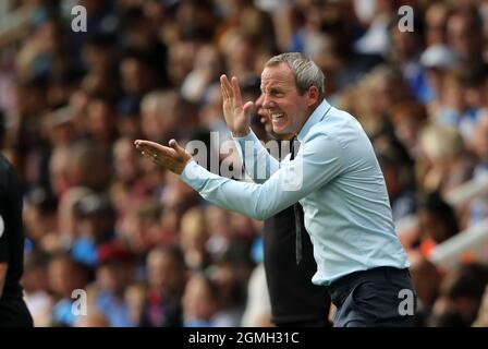 Peterborough, Großbritannien. September 2021. Lee Bowyer (BC) beim Spiel der Peterborough United gegen Birmingham City EFL Championship, im Weston Homes Stadium, Peterborough, Cambridgeshire. Kredit: Paul Marriott/Alamy Live Nachrichten Stockfoto