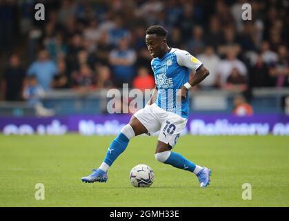 Peterborough, Großbritannien. September 2021. Siriki Dembele (PU) beim Spiel der Peterborough United gegen Birmingham City EFL Championship, im Weston Homes Stadium, Peterborough, Cambridgeshire. Kredit: Paul Marriott/Alamy Live Nachrichten Stockfoto