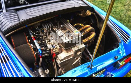 Renault, Motorblock Alpine im Heck des Sportwagens aus Frankreich, gezeigt in Schöningen, 12. September 2021 Stockfoto