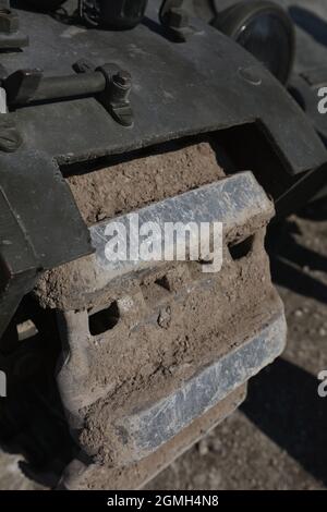 Die Matilda II-Panzerspur wurde während einer Demonstration im Bovington Tank Museum, Dorset, Großbritannien, gesehen Stockfoto