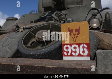 Sherman-Panzer. Ein 75-mm-Sherman-Panzer bei einer Demonstration im Bovington Tank Museum, Dorset, Großbritannien Stockfoto