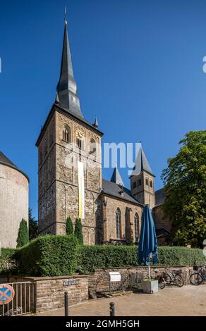 Deutschland, Ratingen, Bergisches Land, Rheinland, Nordrhein-Westfalen, NRW, St. Peter und Paul Kirche, Pfarrkirche, katholische Kirche Stockfoto