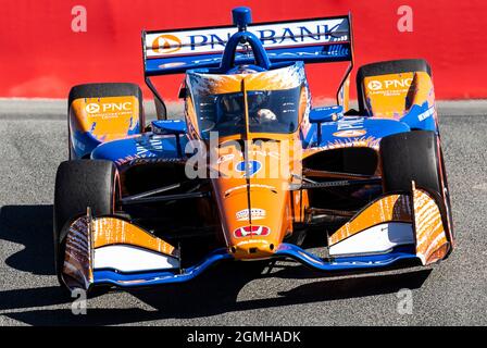 September 18 2021 Monterey, CA, USA Fahrer Scott Dixon, der während des NTT Firestone Grand Prix von Monterey beim Qualifying auf dem WeatherTech Raceway Laguna Seca Monterey, CA Thurman James/CSM in den Korkenzieher ging Stockfoto