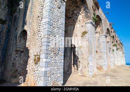 Terracina, Italien - august 19 2021 - Mauern des jupitertempels anxur in Terracina Stockfoto