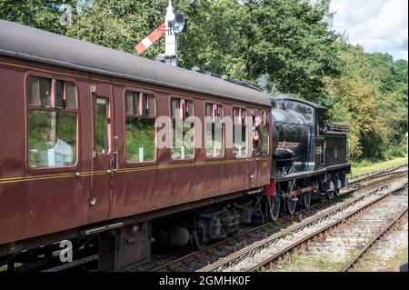 Nostalgische Szenen in der Goathland Heritage Railway, Teil des Filmset für das Fernsehprogramm Heartbeat, das in den 1960er Jahren in der sogenannten Stadt Aidensfield gedreht wurde Stockfoto