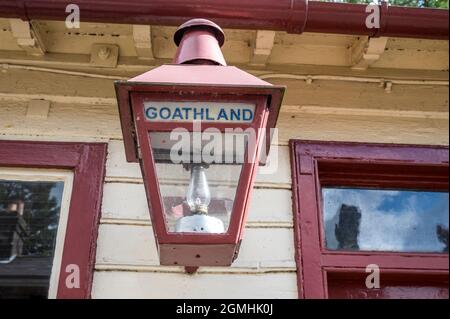 Nostalgische Szenen in der Goathland Heritage Railway, Teil des Filmset für das Fernsehprogramm Heartbeat, das in den 1960er Jahren in der sogenannten Stadt Aidensfield gedreht wurde Stockfoto