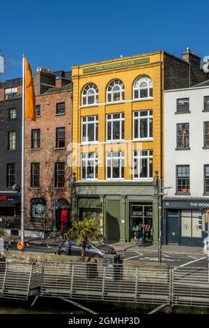 DUBL, IRLAND - 21. März 2021: Dublin, Irland, hat wegen Einschränkungen durch das Coronavirus Café und Buchhandlung in Dublin geschlossen Stockfoto