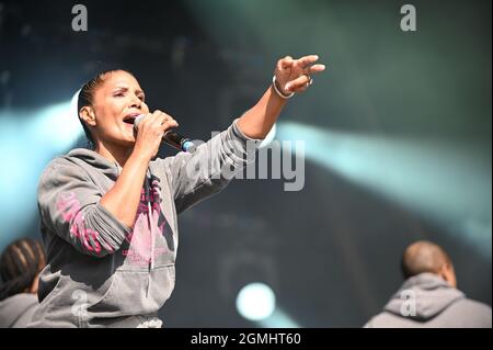 18. September 2021, Leeds, South Yorkshire, USA: Five Star Performing at , Lets Rock 80s , Leeds , Großbritannien , 18.09.2021 (Bildnachweis: © Robin Burns/ZUMA Press Wire) Stockfoto