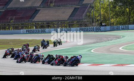 Circuit de Barcelona-Catalunya, Barcelona, Spanien, 18. September 2021, Erstes Lap Superpole-Rennen während der Hyunday N Catalunya Round FIM Superbike World Stockfoto