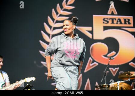 18. September 2021, Leeds, South Yorkshire, USA: Five Star Performing at , Lets Rock 80s , Leeds , Großbritannien , 18.09.2021 (Bildnachweis: © Robin Burns/ZUMA Press Wire) Stockfoto