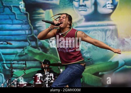 Las Vegas, Usa. September 2021. 24kGoldn tritt auf der Bühne während des iHeartRadio Music Festival Tageskonzerte im Area15 in Las Vegas, Nevada am Samstag, 18. September 2021. Foto von James Atoa/UPI Credit: UPI/Alamy Live News Stockfoto