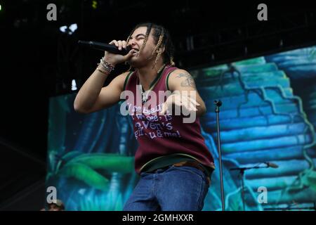 Las Vegas, Usa. September 2021. 24kGoldn tritt auf der Bühne während des iHeartRadio Music Festival Tageskonzerte im Area15 in Las Vegas, Nevada am Samstag, 18. September 2021. Foto von James Atoa/UPI Credit: UPI/Alamy Live News Stockfoto