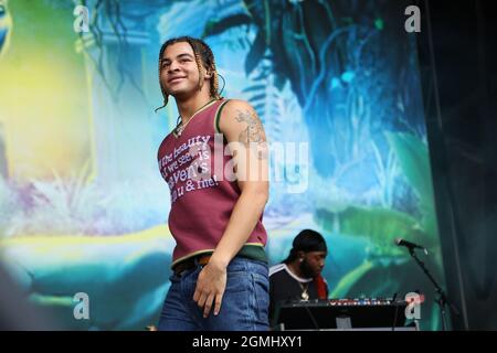 Las Vegas, Usa. September 2021. 24kGoldn tritt auf der Bühne während des iHeartRadio Music Festival Tageskonzerte im Area15 in Las Vegas, Nevada am Samstag, 18. September 2021. Foto von James Atoa/UPI Credit: UPI/Alamy Live News Stockfoto