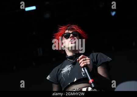 Las Vegas, Usa. September 2021. Der Musiker Yungblud tritt am Samstag, 18. September 2021, während des iHeartRadio Music Festivals auf der Bühne auf. Foto von James Atoa/UPI Credit: UPI/Alamy Live News Stockfoto