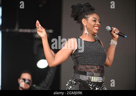 18. September 2021, Leeds, South Yorkshire, USA: Sister Sled Performing at , Lets Rock 80s , Leeds , UK , 18.09.2021 (Bildnachweis: © Robin Burns/ZUMA Press Wire) Stockfoto