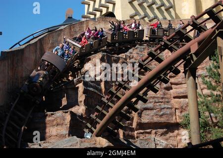 Achterbahn im Freizeitpark Phantasialand in Brühl, Deutschland Stockfoto