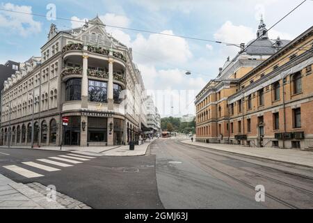 Oslo, Norwegen. 2021. September. Außenansicht des Palastes des Theaters Cafè im Stadtzentrum Stockfoto