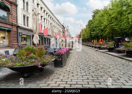 Oslo, Norwegen. September 2021. Panoramablick auf das Karl-Johans-Tor im Stadtzentrum Stockfoto