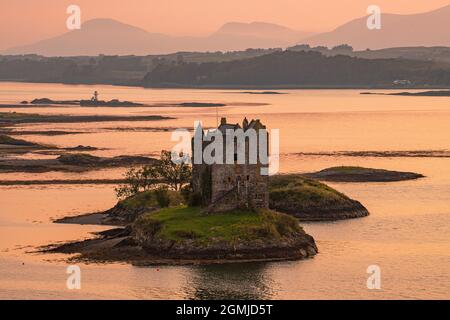 Castle Stalker susnet in Appin, Schottland Stockfoto