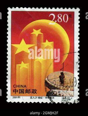 Die in China gedruckte Briefmarke zeigt das Bild der 2001-1 Briefmarken, die aus dem Jahrhundert in das 21. Jahrhundert, um 2001, wurden. Stockfoto