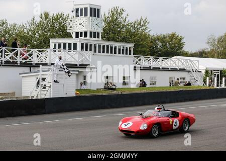 Goodwood Motor Circuit 17. September 2021. #4 Sporting and Historic Car Engineers Driven by Sam Hancock, 1960 Ferrari 246S Dino, Sussex Trophy, während des Goodwood Revival Goodwood, Chichester, UK Stockfoto