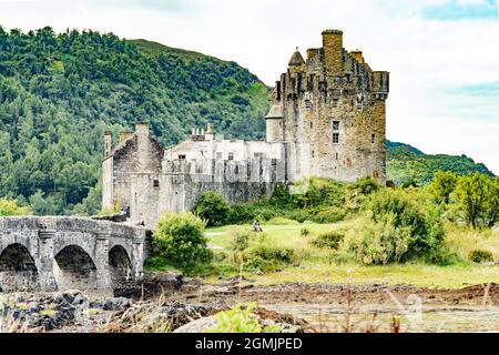 Blick auf den Stammsitz der Familie MacRae, eine feudale Burg. Stockfoto