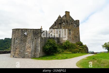 Blick auf den Stammsitz der Familie MacRae, eine feudale Burg. Stockfoto