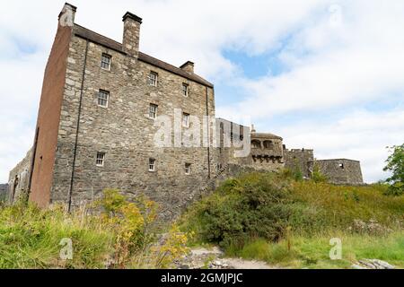 Blick auf den Stammsitz der Familie MacRae, eine feudale Burg. Stockfoto