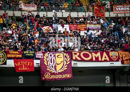 Verona, Italien. September 2021. Fans von Roma während Hellas Verona FC vs AS Roma, Italienische Fußballserie A Spiel in Verona, Italien, September 19 2021 Quelle: Independent Photo Agency/Alamy Live News Stockfoto