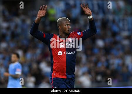 Stadio Olimpico, Rom, Italien. September 2021. Italienischer Fußball der Serie A, SS Lazio gegen Cagliari Calcio; Keita Balde aus Cagliari feiern nach seinem Tor für 1-2 in der 62. Minute Credit: Action Plus Sports/Alamy Live News Stockfoto