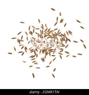 Draufsicht auf verstreute Kümmel-Samen isoliert auf weißem Hintergrund mit Beschneidungspfad Stockfoto