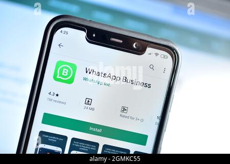 Neu Delhi, Indien - 10. Februar 2020: WhatsApp Business-Anwendung auf dem Smartphone Stockfoto
