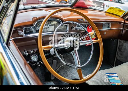Virginia City, NV - 31. Juli 2021: 1949 Cadillac Series 61 Limousine auf einer lokalen Automshow. Stockfoto